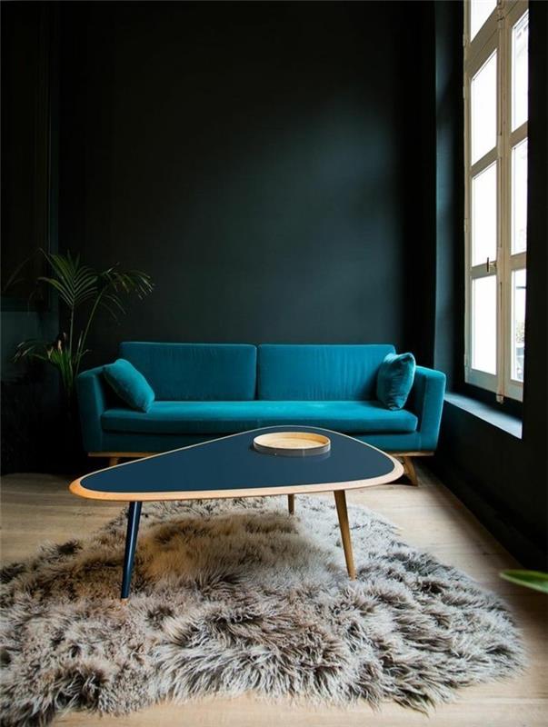 1 kavos staliukas-dizainas-musė-kavos stalas-medinis stalas-tamsiai mėlyna-mėlyna-sofa-moderni svetainė