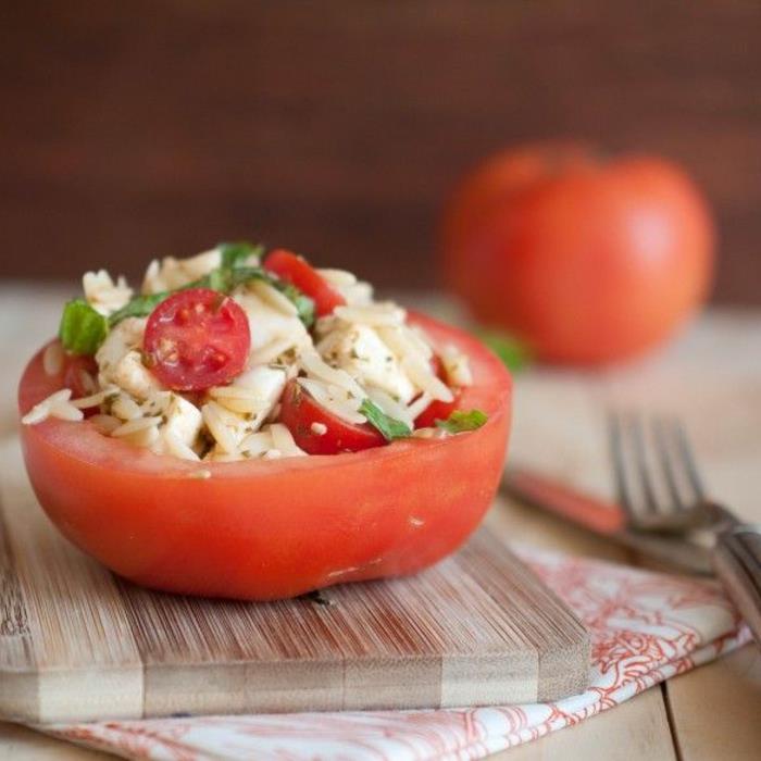1-domates-dolu-sebze-orijinal-bir-soğuk-başlatıcı-ve-masa-için-hızlı-için
