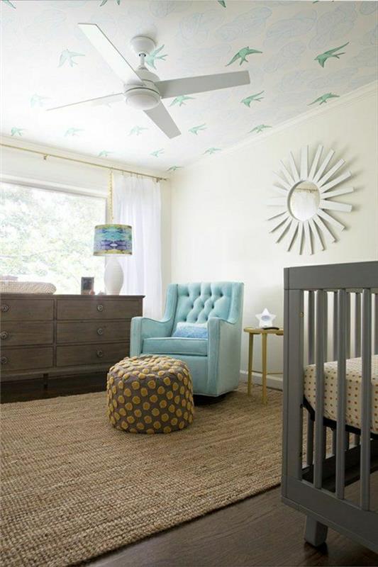 1-strop-ventilator-otroška soba-modra-kavč-otroška postelja-lesena-tla