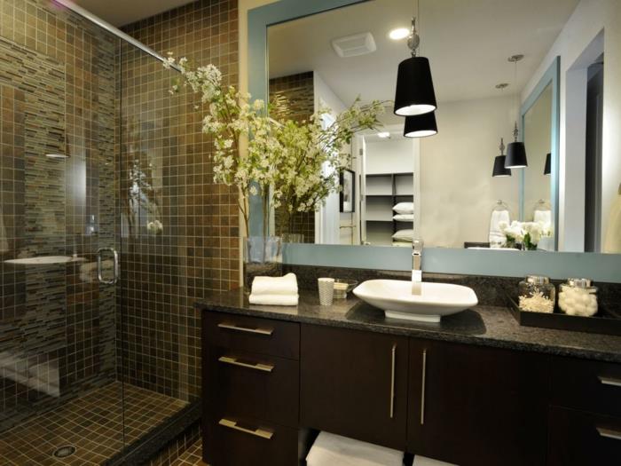 modelis-vonios kambarys-didelis-vonios kambarys-baldai-rudos-medienos-stalviršis-kriauklė-mozaika-dušo kabina