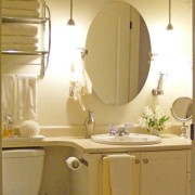 Specchio nella foto del bagno
