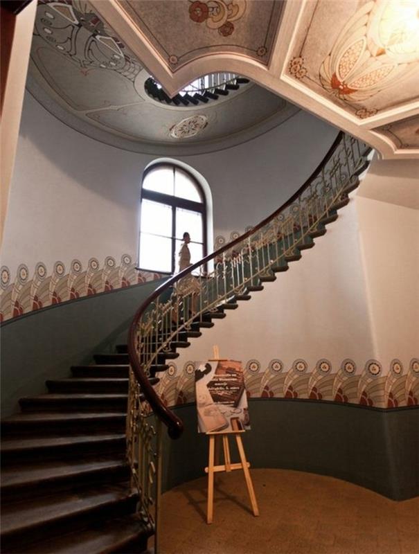 deco-stopnišče-zelo-estetsko-spiralno-stopnišče-moderna-hiša
