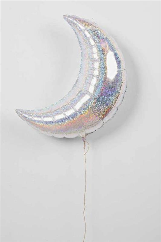 Balon v obliki lune za 17. rojstni dan