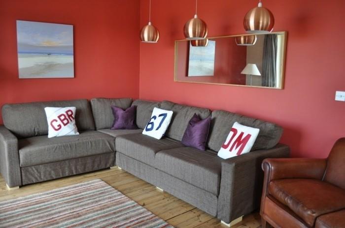 renk-boya-oturma odası-kırmızı-kanepe-gri-kolye-tasarım-orijinal-koltuk-kahverengi