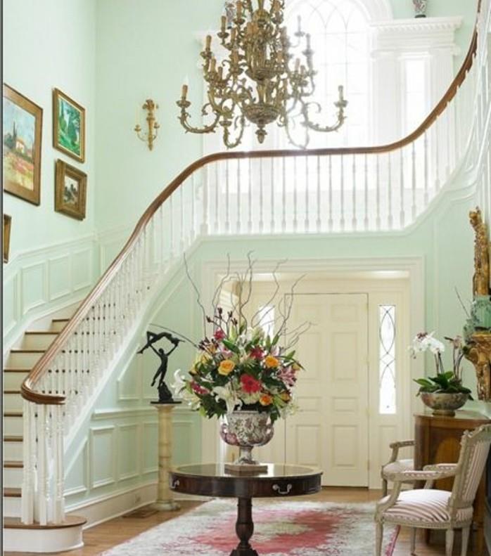 deco-stopnišče-luksuzna-hiša-stenska dekoracija-sestavljena-iz-razkošnih-lestenc-slik-elegantna-vintage-stenska svetilka
