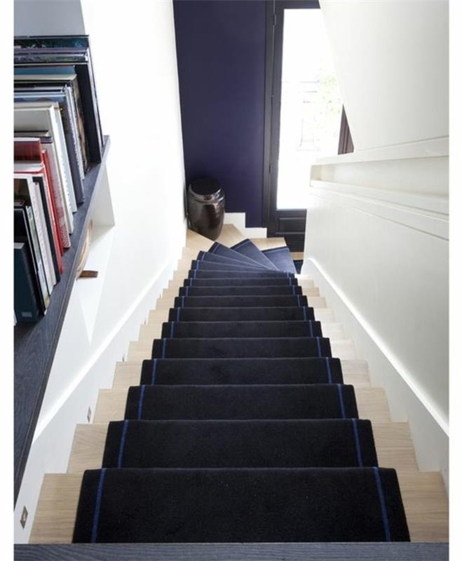 stopnišče-ideja-v-temno-modro-beli-edinstveni-barvni harmoniji-original-stopnišče-dekoracija