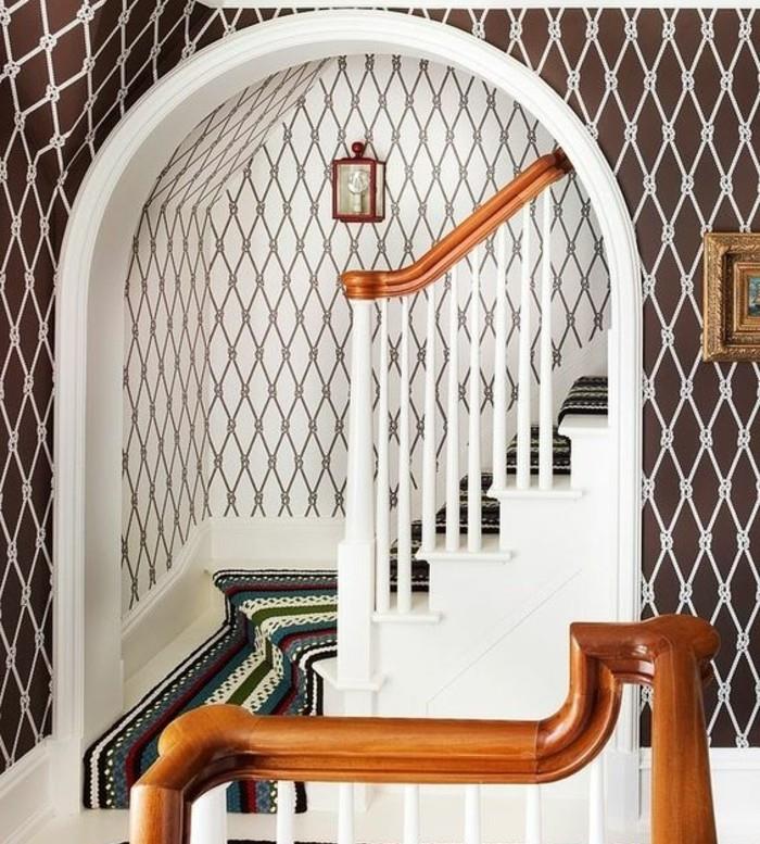 ideja-deco-izjemno-stopnišče-deco-stena-z-geometrijskimi vzorci-orientalsko-stopnišče-ideja-četrtina-zavoj-stopnišče-previs-z-lokom