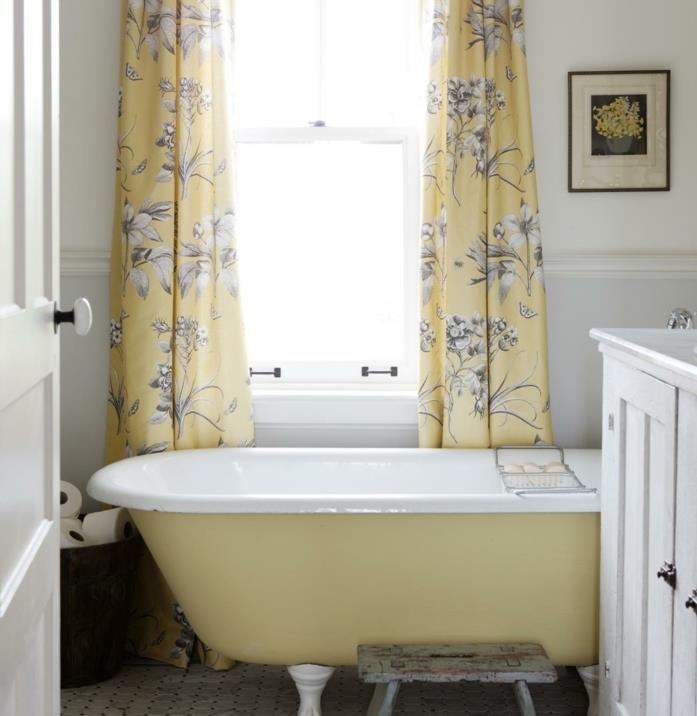 mielas vonios kambarys-dekoras-prancūziškas-country-style-gana-laisvai stovintis vonia-užuolaidos