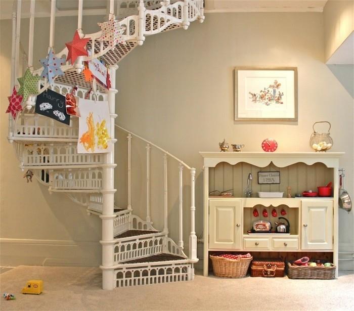 original-idea-deco-spiralno-stopnišče-dekoracija-zelo-zelo-primerno-za-otroško sobo