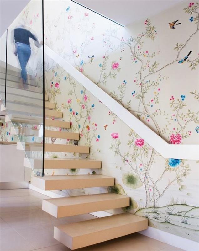 lepa-ideja-deco-ozadje-s-cvetličnimi vzorci-ki-osveži-vzdušje-viseče stopnišče