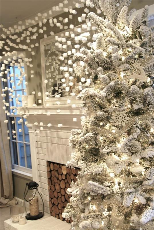 1 geriausia kalėdinė dekoracija su kalėdine girlianda-balta-ikea-eglutė-girlianda