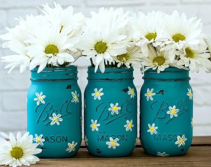 1 ką daryti su stikliniais jogurto puodais-mėlynai dažytais stiklainiais su baltomis gėlėmis