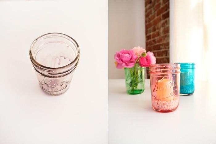 1 ką daryti su stikliniais jogurto puodais-žvakidėmis-vazomis-šviežiomis gėlėmis rožinėje ir oranžinėje