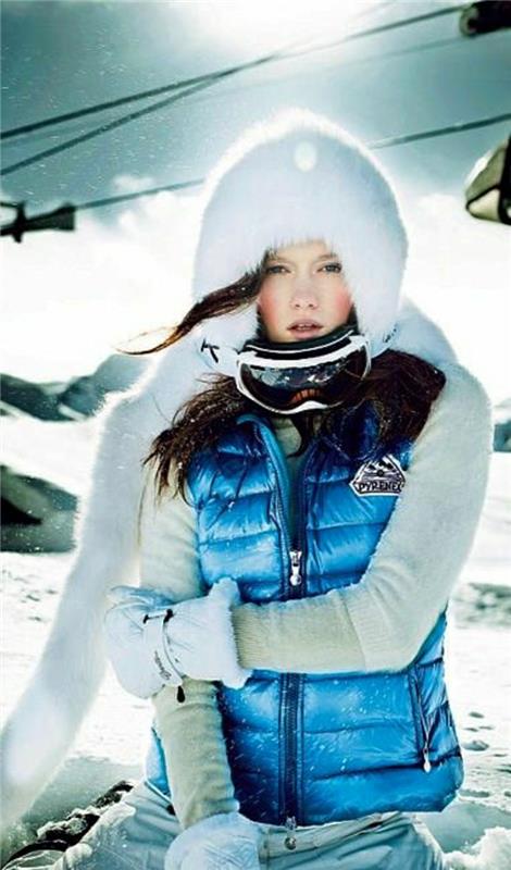 2-1-mavi-kadın-kayak-mont-karda-yamacında-sıcak-olmak için