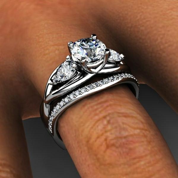 2 vestuvinis žiedas su trimis brangakmenio žiedais