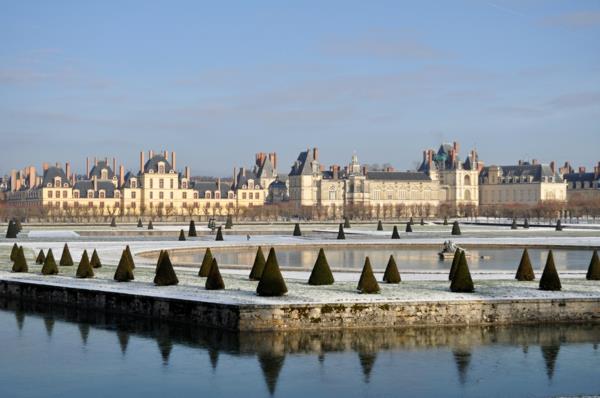 2-gradu-of-fontainebleau-Francija-zgodovina-spremenjena velikost