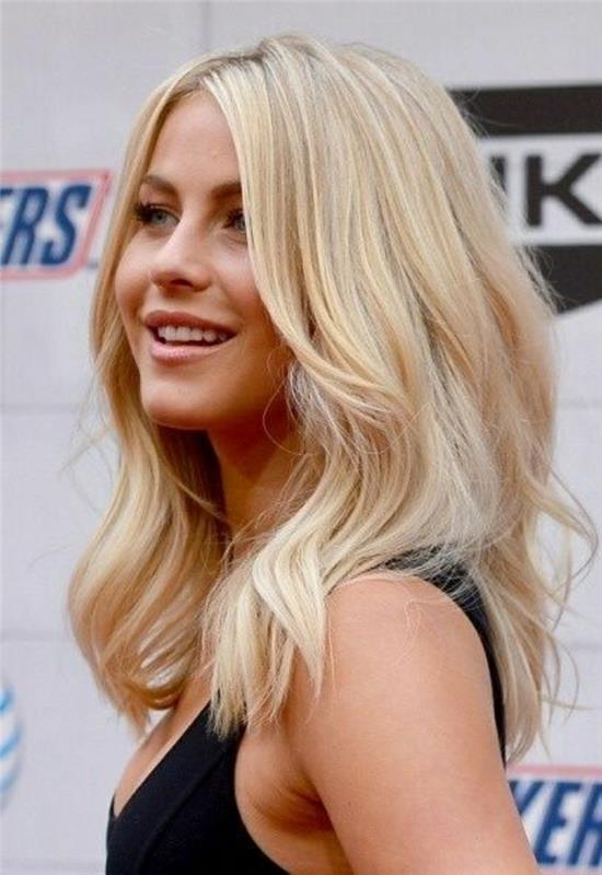 2 kirpimo pusiau ilgų moterų-2015-blondinių plaukų ir juodos spalvos suknelė