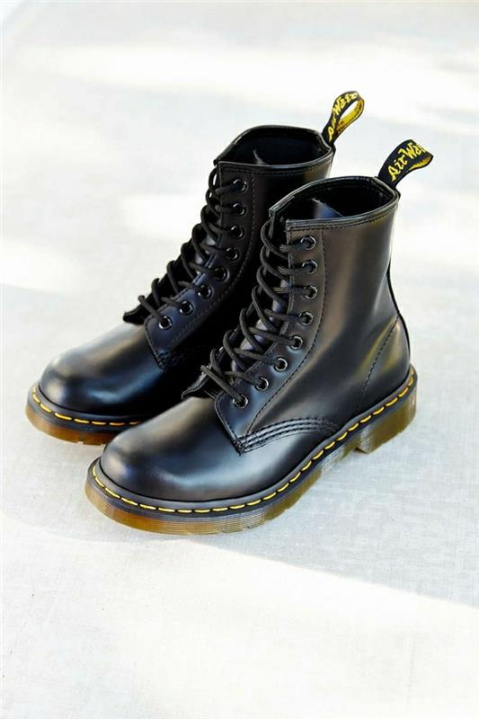 20-the-black-boots-in-all-its-beauty-which-tele-boots-lages-to choose