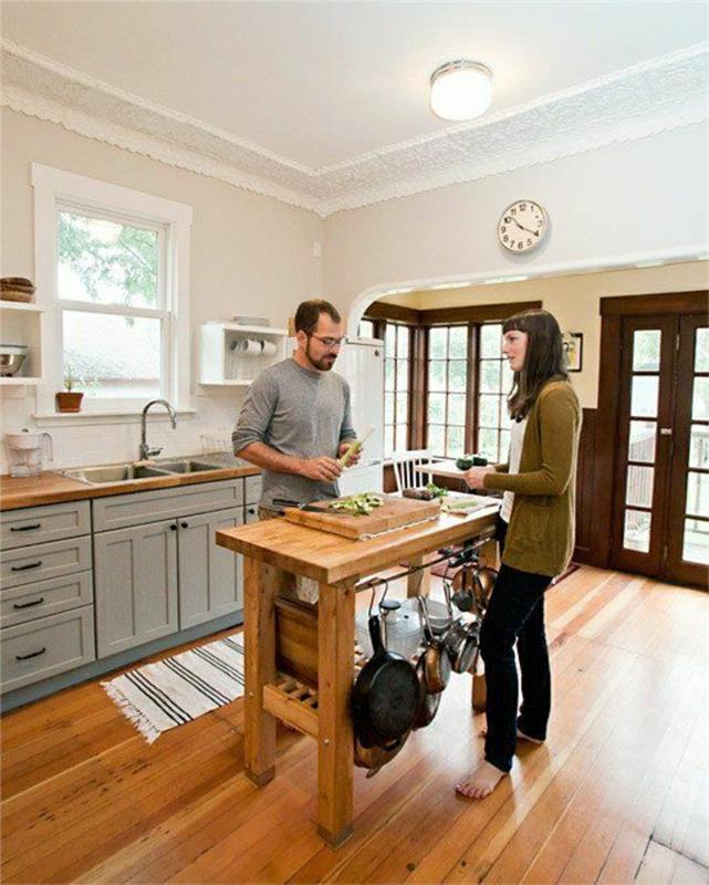 21-a-pretty-idea-to-obnoviti-vaše-kuhinjsko-pohištvo-prebarvati-v-sivo-parket