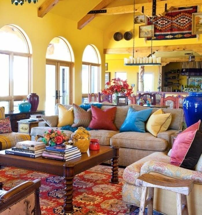renk-boya-oturma odası-sarı-dekoratif-çok renkli-elementler-gerçek bir-renk-patlaması-yaratıyor