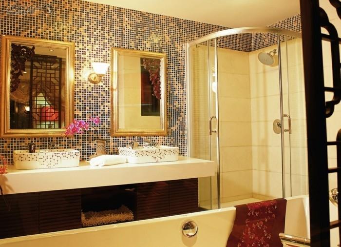 vonios-deko-idėja-su-mozaika-dviguba kriauklė ir dušo kabina