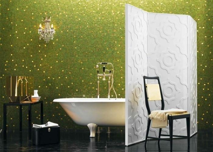 vonios-modelis-su-gana-mozaika-žalia-vonios-ekrano-balta-laisvai stovinti vonia