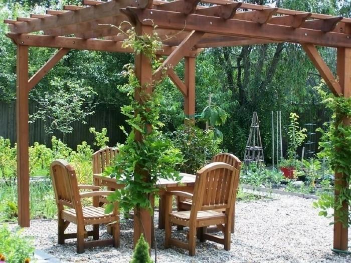 ahşap-bahçe-pergola-ahşap-masa-sandalye-tırmanma-bitkileri
