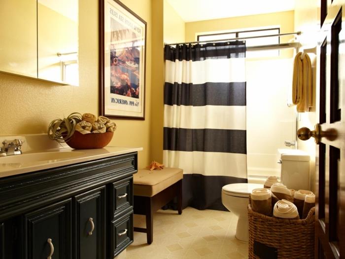 pasiūlymas-fantastinis-jaine-vonios kambarys-dekoras-geltonai-juodai-dušo užuolaidos-baltai-juodai-įmontuota vonia