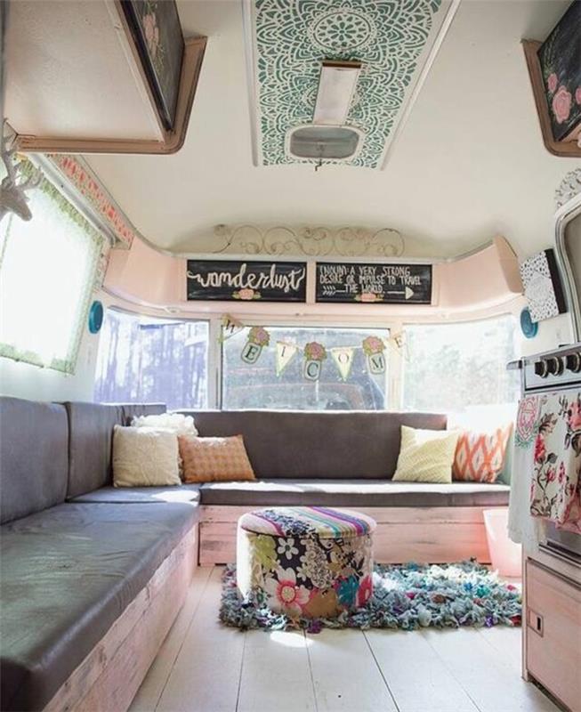 2live-in-a-a-mobile-home-interjeras-pastelinėmis spalvomis-puff-vintage-virtuvė