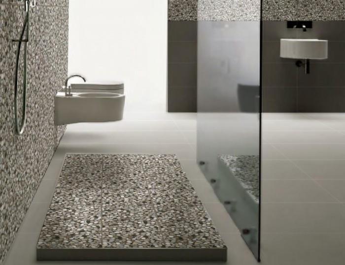 3-kopalnica-moderna-kopalnica-prodnate ploščice-kamenček-sivo-bež