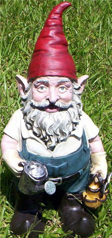 38-Garden gnome z zalivalko