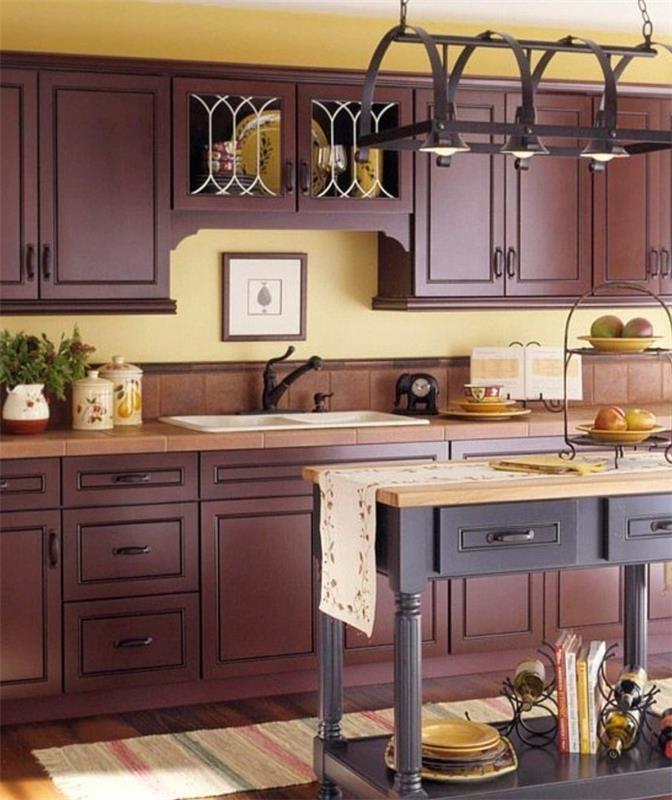 sarı-mutfak-duvar-rengi-mutfak-modeli-çok güzel-ahşap-mobilya-huzurlu-rustik-atmosfer