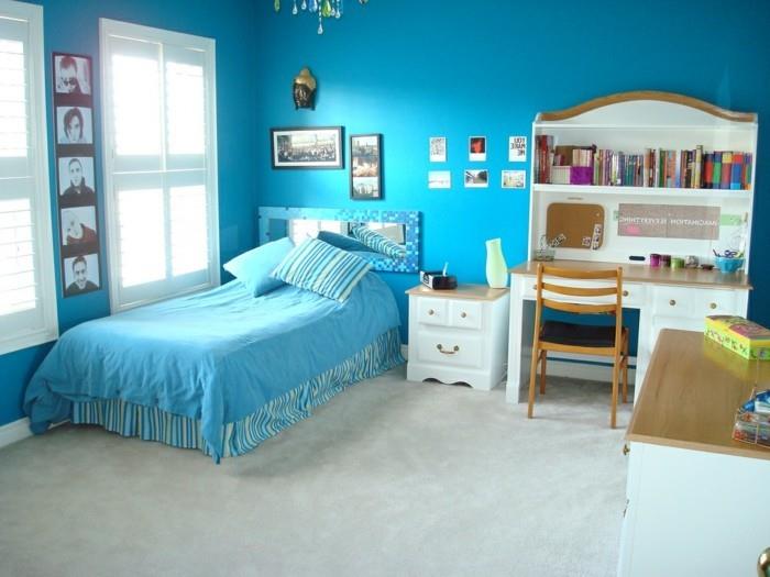 mėlynas-berniukas-miegamasis-dekoras-mėlyna-lova-antklodė-stalas-siena-lentyna-sienos-dekoras-pagamintas-iš-nuotraukų