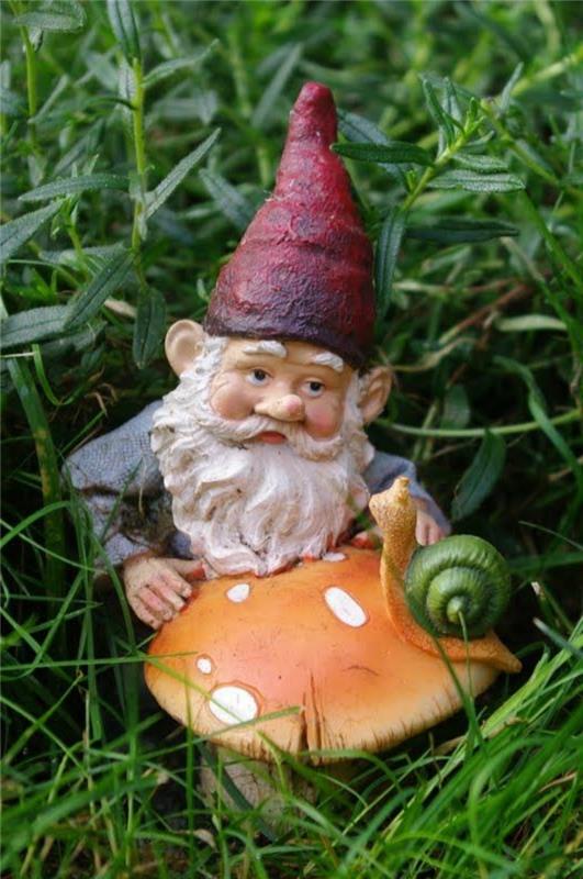 44-Garden gnome z gobo in polžem