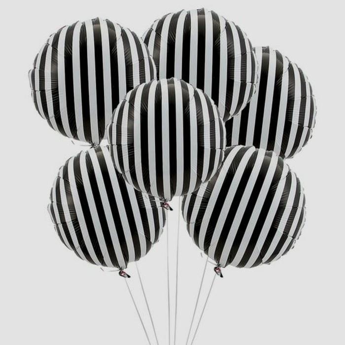 Črno-beli baloni s 45 šopki