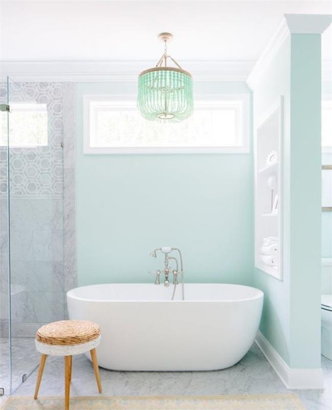 žavus-mėlynas-vonios kambarys-spalvos idėja-labai minkštas-baltas-laisvai stovintis vonia-rafinuotas stilius