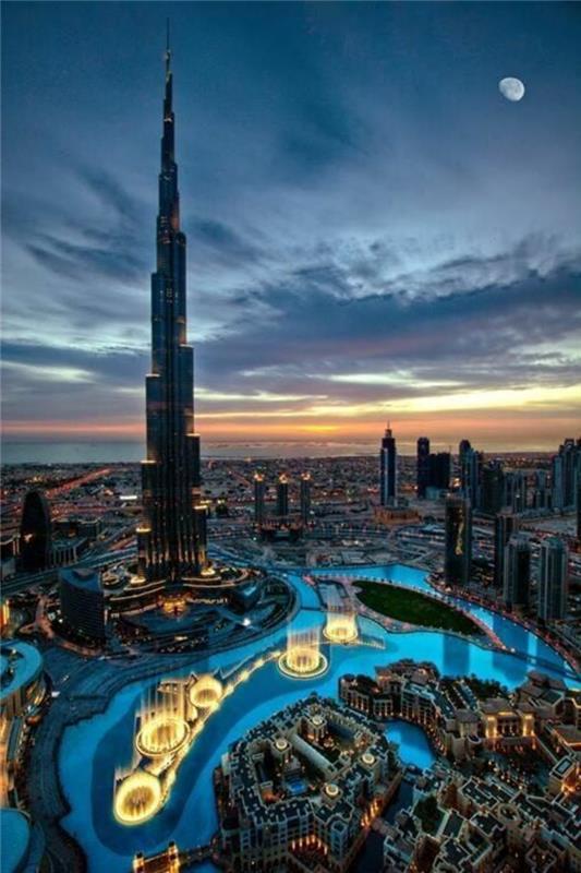 5-burj-khalifa-dubai-dünyanın-en yüksek-binaları-dubai-binaları-bulutların-yüksek-güzel görünümü