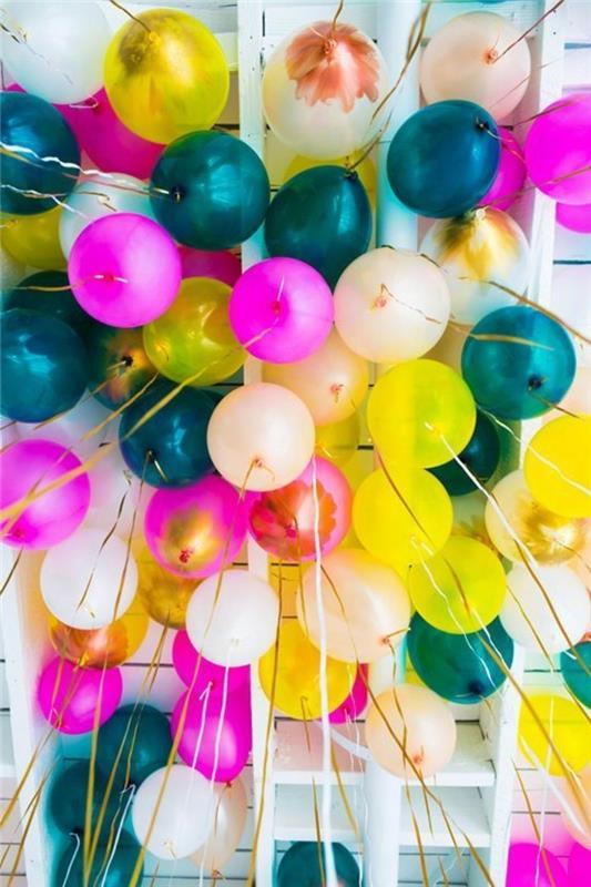 53 balonov za množični rojstni dan
