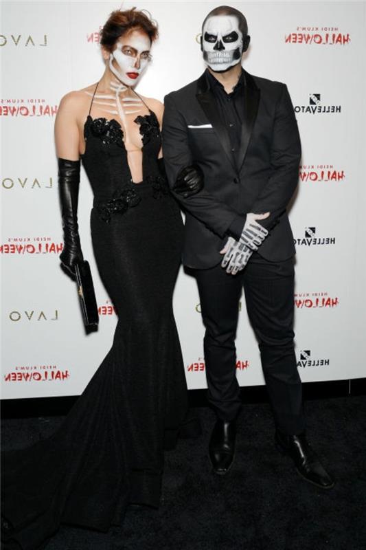 jennifer-lopez-and-casper-smart-skeleton-costume-halloween-easy-costume