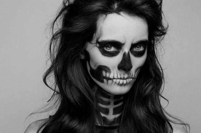 skeletas-lengvas-Helovinas-kostiumas-moteriai-labai sėkmingas-Helovinas-makiažas