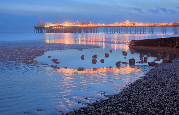 İngiltere-İngiltere-Brighton-tarihi-turist-şehir-iskele-köprü