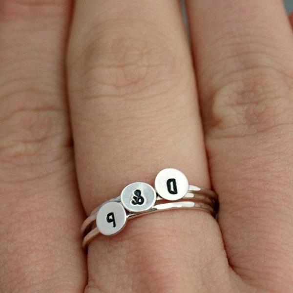 Žiedas-trys žiedai-gražios raidės