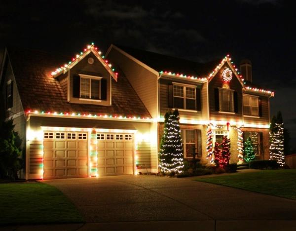 klasična-božična-dekoracija-od zunaj