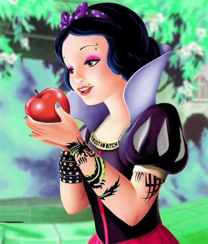 Biancaneve con tatuaggi, immagini da mettere gel sfondo, Biancaneve con la mela velenosa