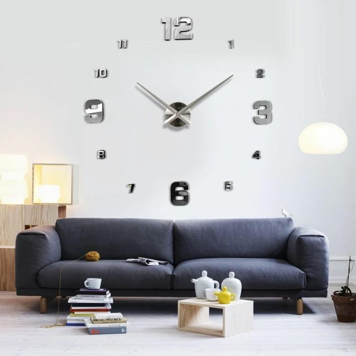 Šauni idėja-kalbantis laikrodis-laikrodis-besisukantis milžiniškas-laikrodis-sofa-mėlyna-graži idėja