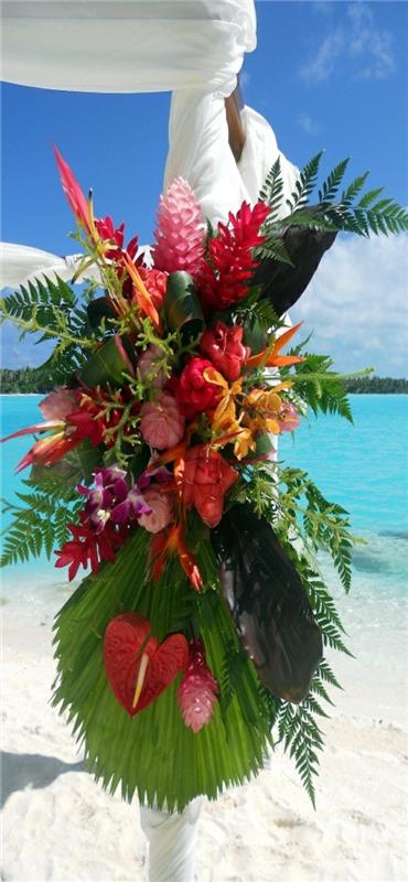 Original-floral-decoration-wedding-ceremonija-ob-morju