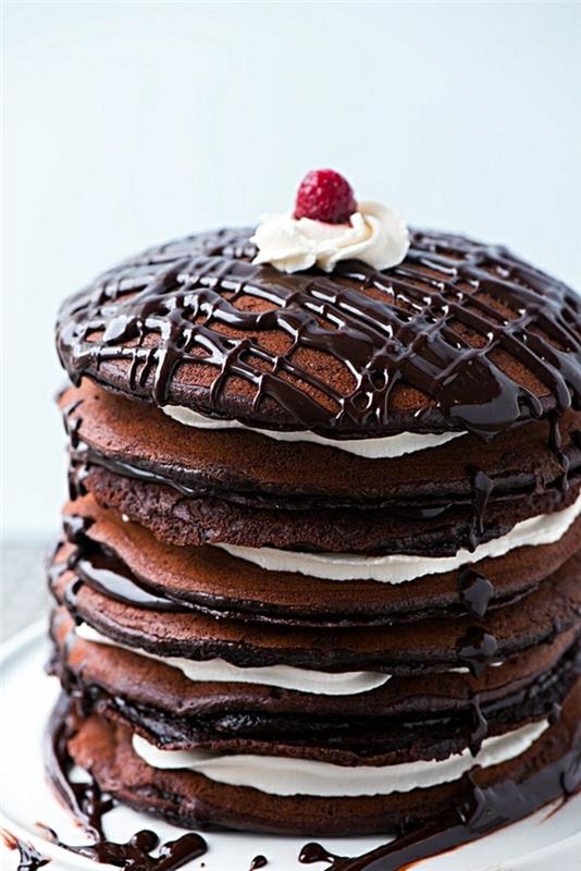 Skanus receptas-blynų pyragas-skani-idėja-juodasis šokoladas