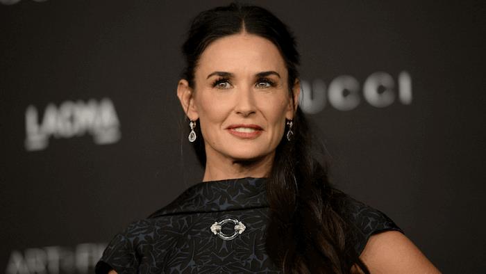 Demi Moore paslaptinga kosmetinė chirurgija, sulaukusi 54 metų