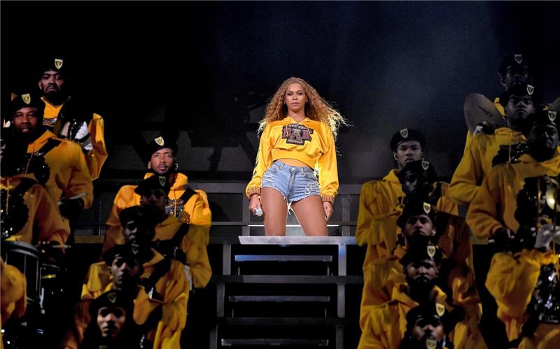 Homecoming ile Beyoncé, 2018'de Coachella'da olduğu gibi canlı performanslarının çalışmalarını ve çabalarını dünyaya göstermek istiyor.