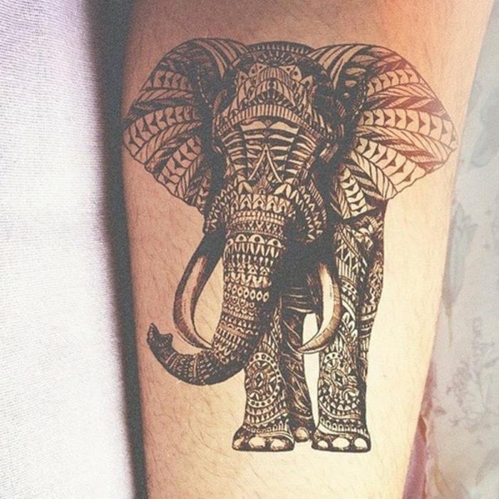 Pomen-tattoo-simbol-tattoo-tattoo-slavni-črno-beli slon
